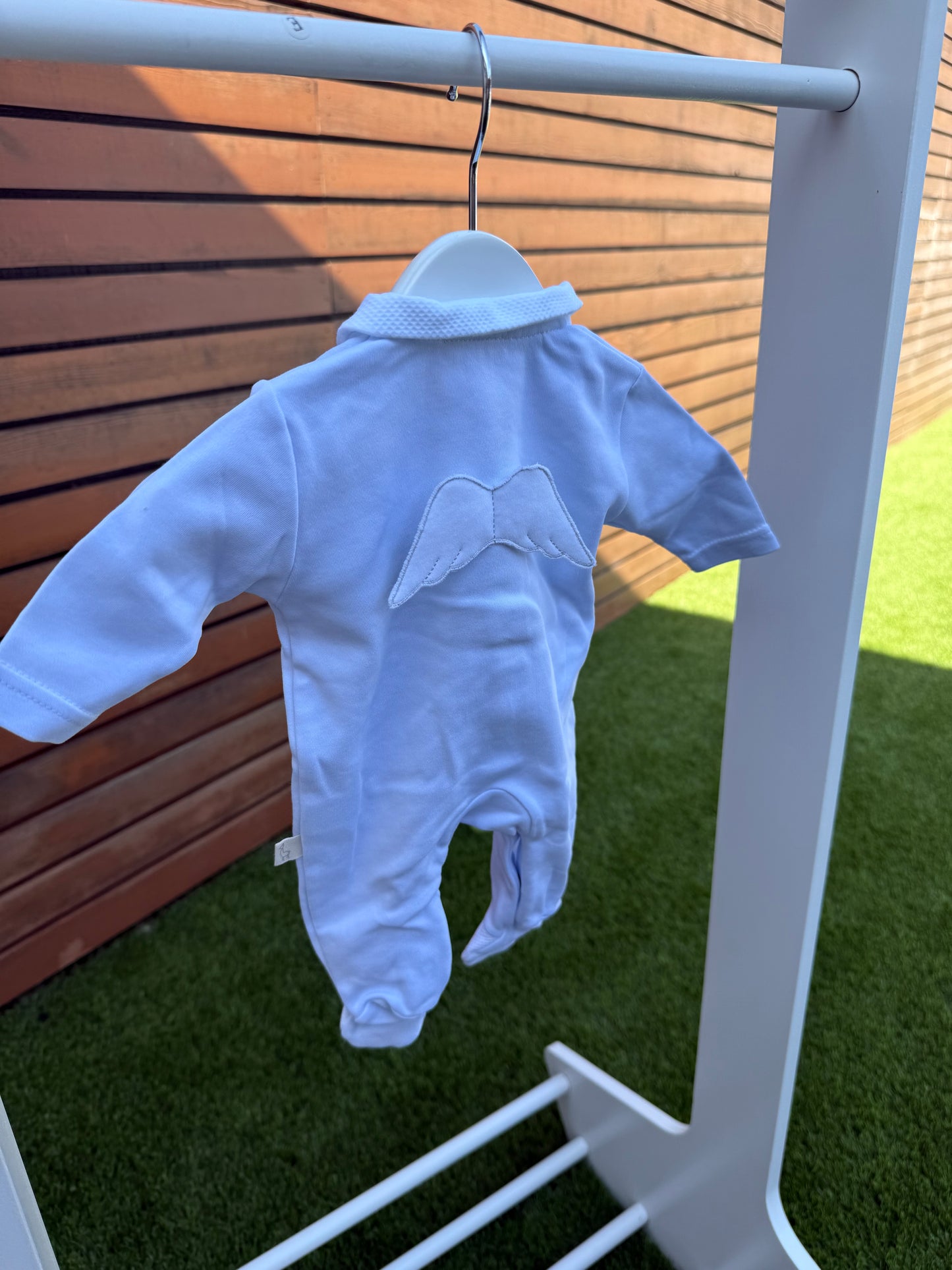Worn for a photo newborn