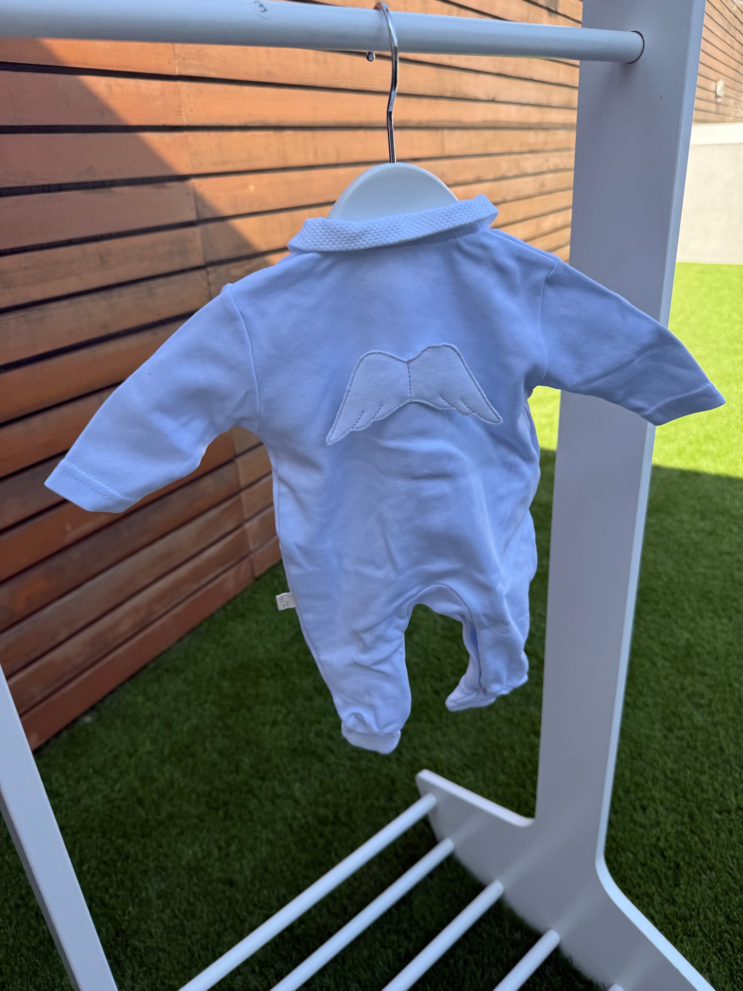 Worn for a photo newborn