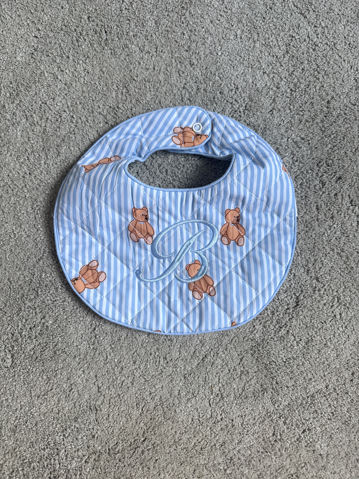 Initial ‘B’ Clark & Beau bib - brand new