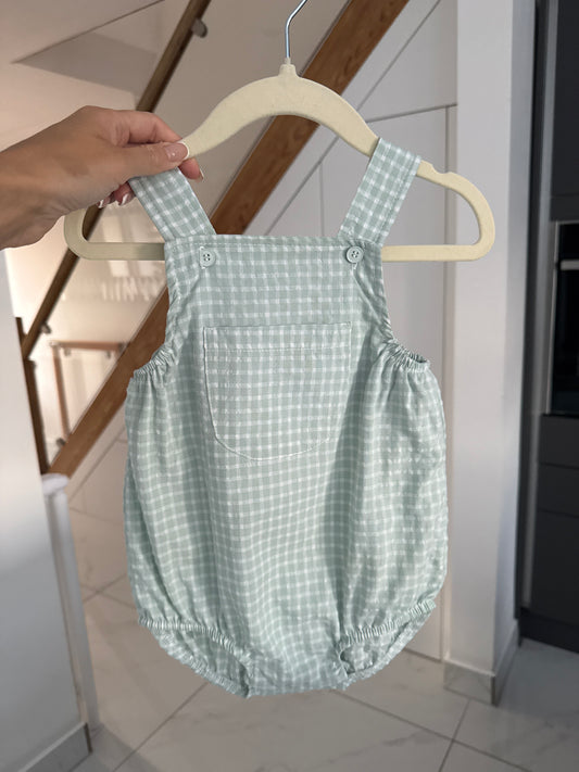 Never been worn 12-18m Zara