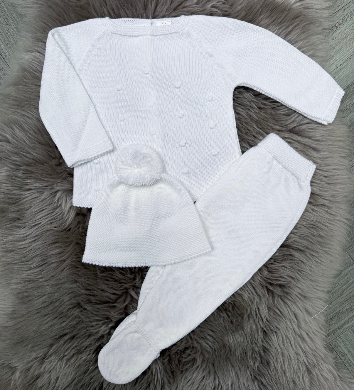 White bobble 3 piece