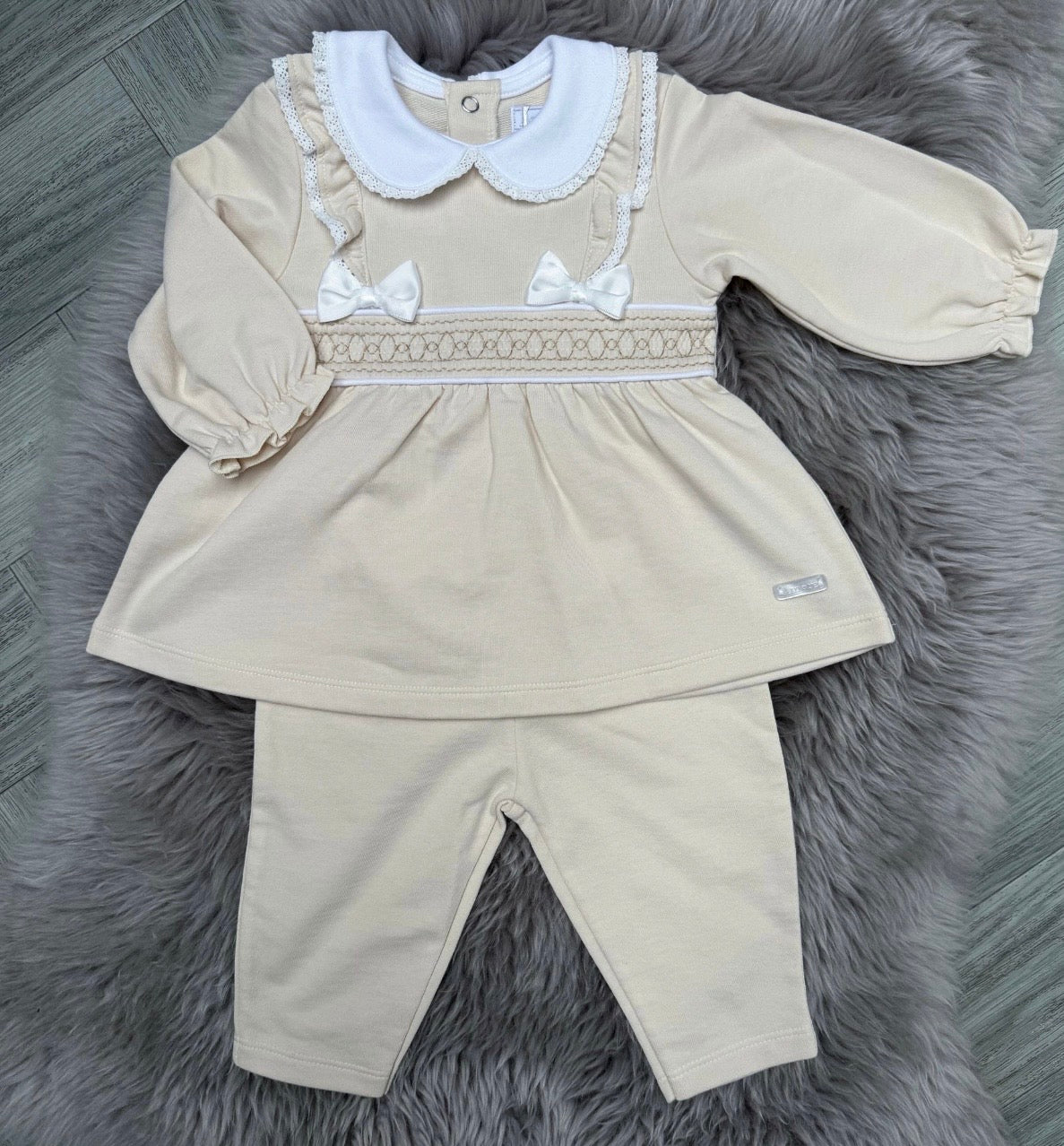 Lola Biege 2 Piece