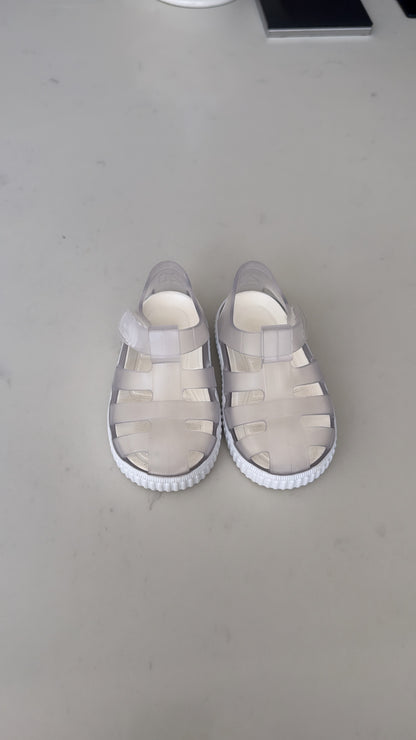 Size 4 basically brand new