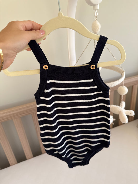 Navy & white 6-9m